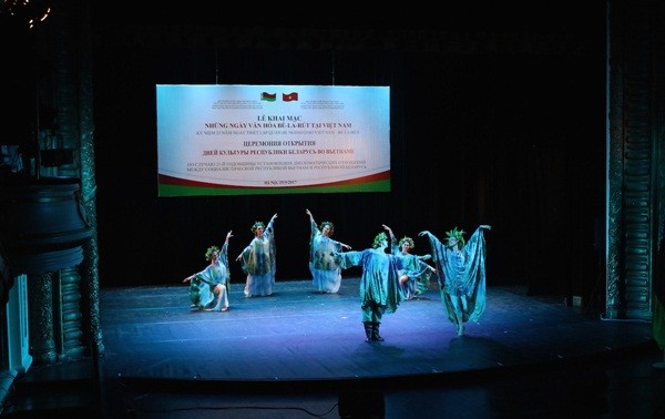 Во Вьетнаме проходят Дни культуры Республики Беларусь