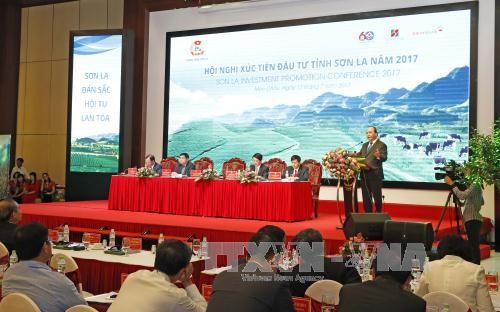 Нгуен Суан Фук принял участие в конференции по развитию туризма в провинции Шонла