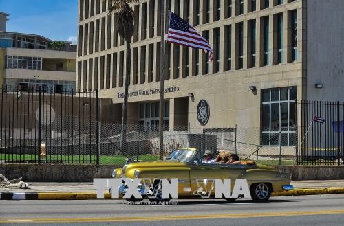 Госдеп США сокращает персонал посольства на Кубе до «чрезвычайного» уровня