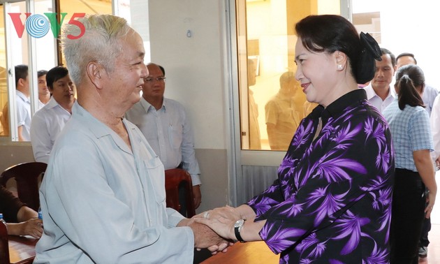 Председатель Нацсобрания Вьетнама встретилась с избирателями в городе Кантхо
