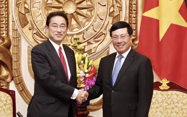 Вице-премьер Вьетнама принял главу комитета по изучению политики ЛДПЯ