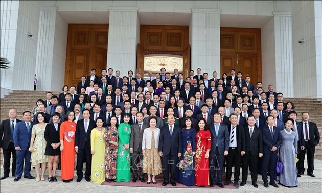 Премьер-министр Вьетнама принял представителей предприятий-лауреатов премии «Национальный бренд - 2020»