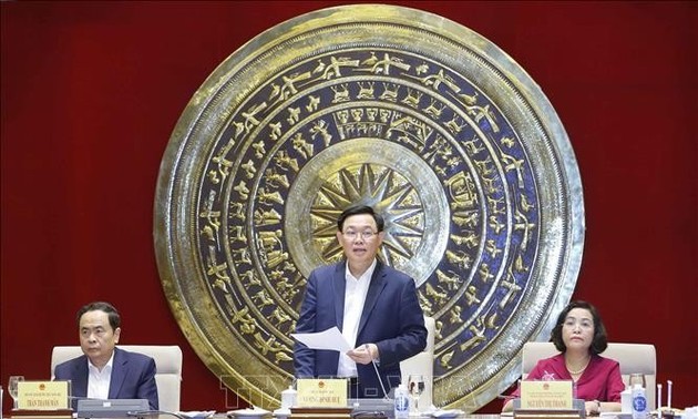 Спикер вьетнамского парламента провёл рабочую встречу с Комитетом по делам депутатов