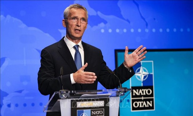 НАТО выступает за диалог с РФ