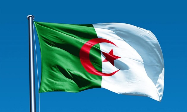 Поздравительные телеграммы по случаю Дня независимости Алжира