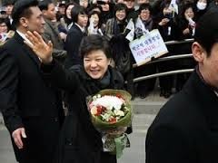 ชาวสาธารณรัฐ เกาหลีร้อยละ๘๐แสดงความเชื่อมั่นต่อประธานาธิบดีคนใหม่