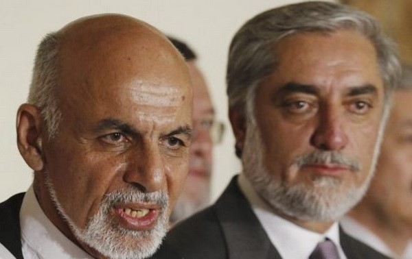 ผู้ลงสมัครรับเลือกตั้งประธานาธิบดีอัฟกานิสถานบรรลุข้อตกลงเกี่ยวกับการแบ่งอำนาจ