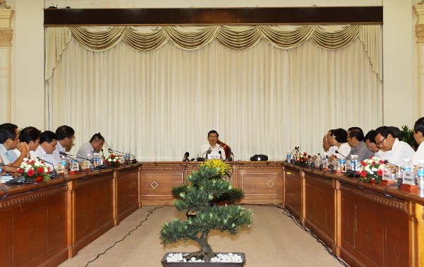 ประธานประเทศเจืองเติ๊นซางพบปะกับบรรดาผู้ประกอบการนครโฮจิมินห์ 