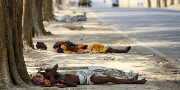 จำนวนผู้เสียชีวิตจากอิธิพลคลื่นความร้อนที่แผ่ปกคลุมอินเดียเพิ่มขึ้นอย่างต่อเนื่อง