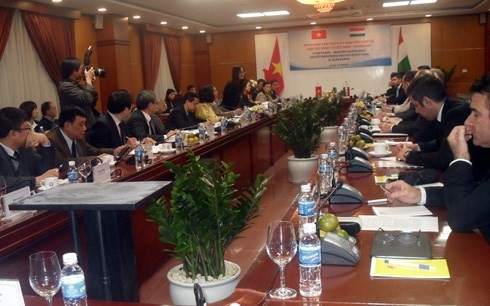 เวียดนามและฮังการีส่งเสริมความสัมพันธ์ทางเศรษฐกิจและการค้า