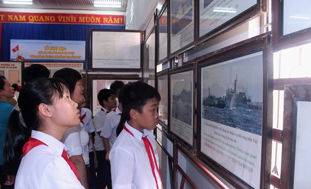 งานนิทรรศการ “หว่างซาและเจื่องซาของเวียดนาม-หลักฐานทางนิตินัยและประวัติศาสตร์”  