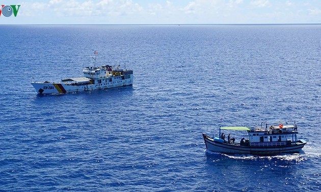ชาวประมงจังหวัดบิ่งถวนยืนหยัดการออกทะเลจับปลาในเขตทะเลบริเวณหมู่เกาะเจื่องซา