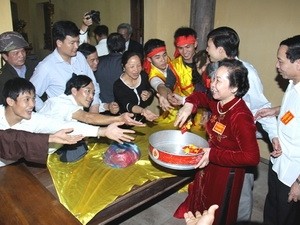 Food distributing and Seal issuance ceremonies honor Tran dynasty national hero