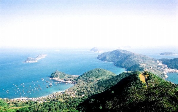 Discover Nam Du island