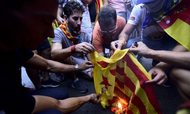 Spanish government to respond to Catalonia’s unilateral secession 