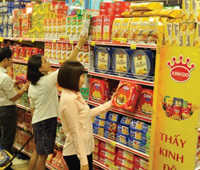 Confectionery market bustles before Tet