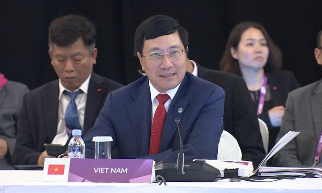 Vietnam applauds positive progresses in ASEAN Community building