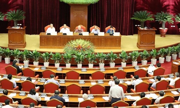 7th session of 12th Party Central Committee continues