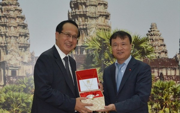 Vietnam, Cambodia promote bilateral trade exchanges