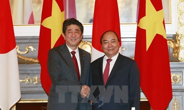 Prime Minister congratulates 45 years of Vietnam-Japan relationship