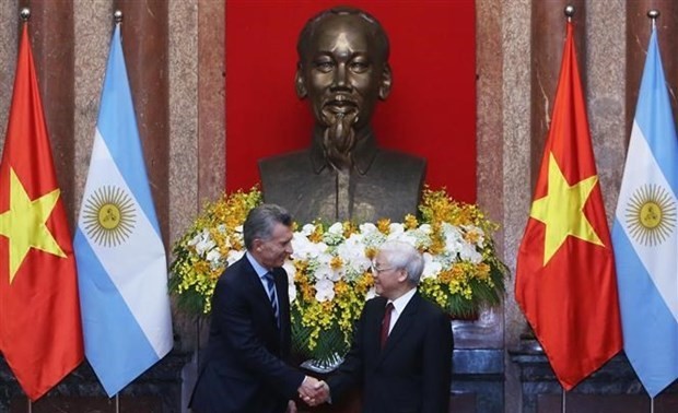  Argentine President concludes Vietnam visit