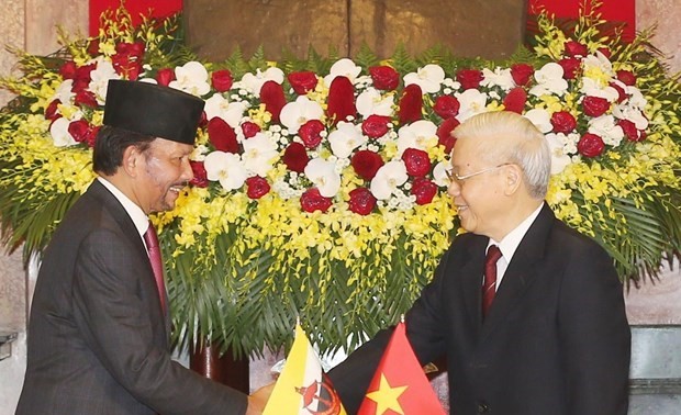Brunei’s Sultan concludes Vietnam visit