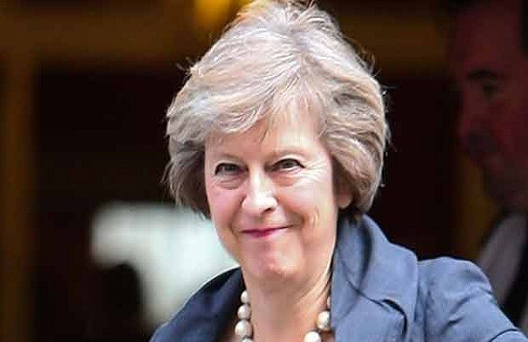 Brexit: May calls for cabinet showdown as MPs reject all options