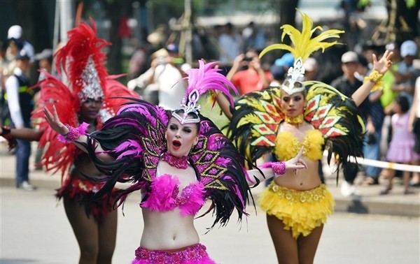Carnival celebrates Hanoi’s City for Peace recognition