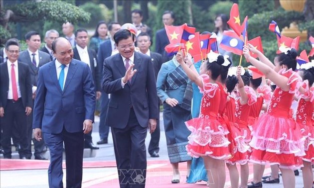 Lao press highlights PM Thongloun Sisoulith’s visit to Vietnam