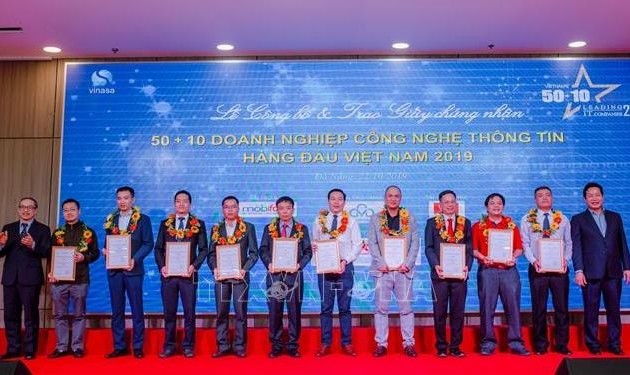 Vietnam’s leading IT companies honored
