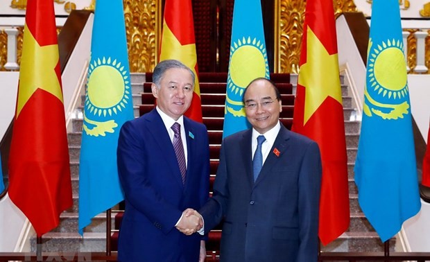 PM receives Kazakhstan’s lower house leader