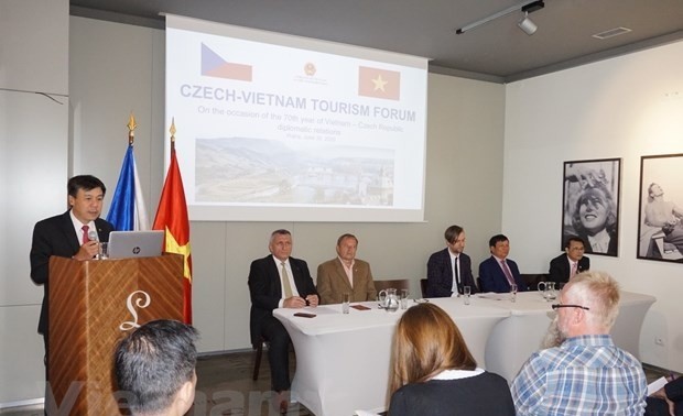 Vietnam, Czech Republic step up tourism cooperation
