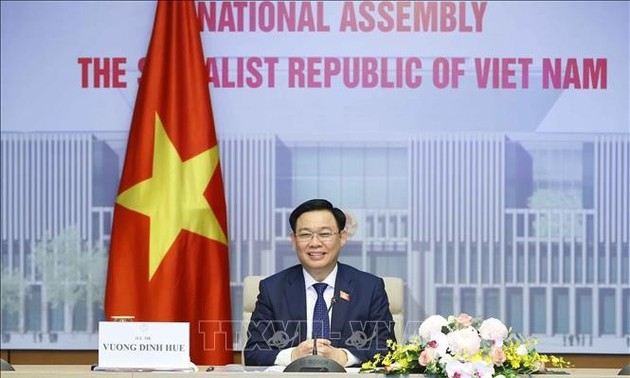 Vietnamese, Chinese top legislators hold online talks