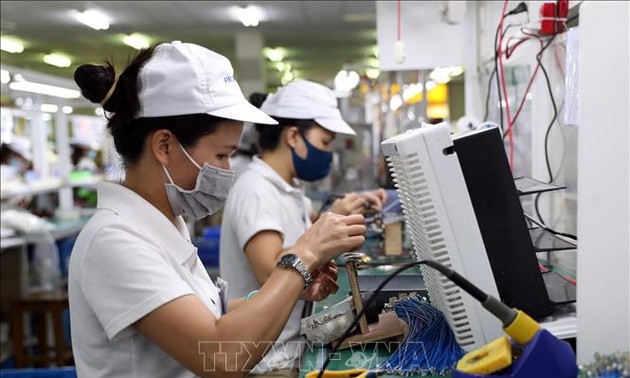 Vietnam adopts new policies to help businesses overcome difficulties in pandemic