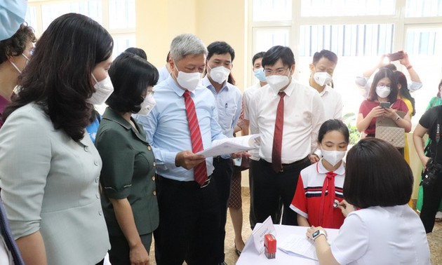 Vietnamese children aged 5-11 vaccinated against COVID-19  ​