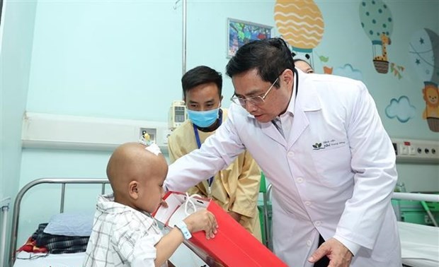 Prime Minister visits child patients on Int’l Children Day