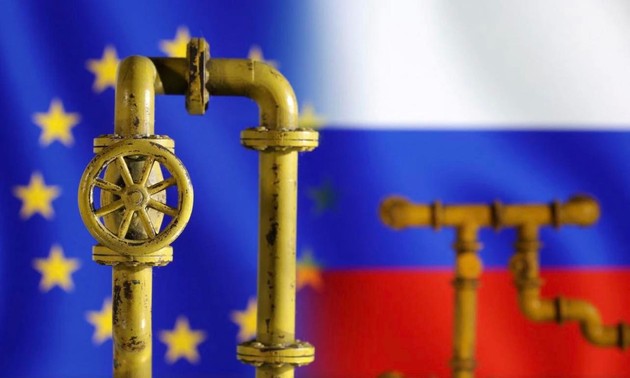 Europe agrees compromise gas curbs as Russia squeezes supply