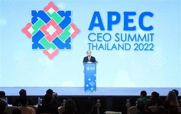 President highlights requirements of future trade, investment at APEC CEO Summit