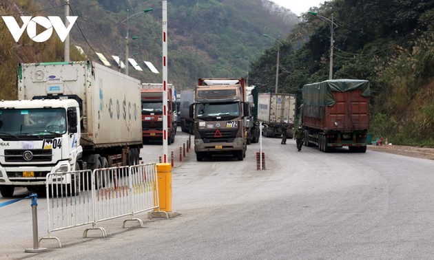 Northern border gates busy after China reopens