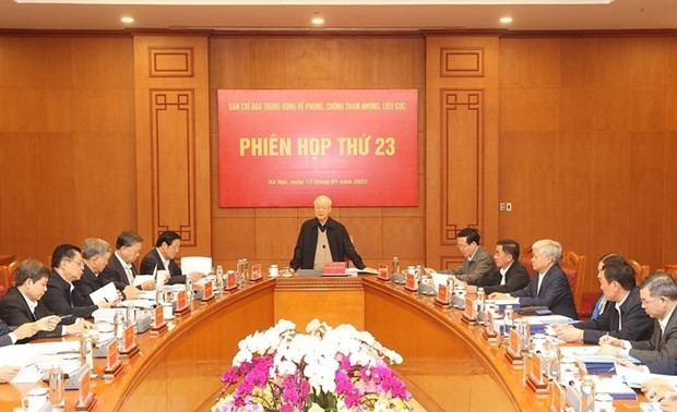 Party leader urges strengthening of public engagement in the fight against corruption