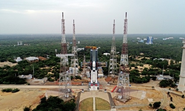 Indian rocket blasts into space on historic moon mission