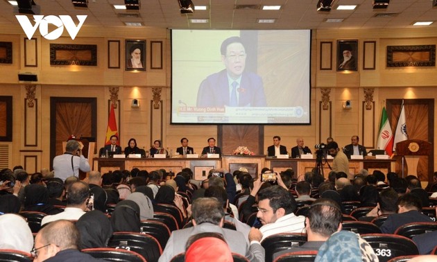 NA Chairman attends Vietnam-Iran Forum for Policies and Laws to promote economic cooperation