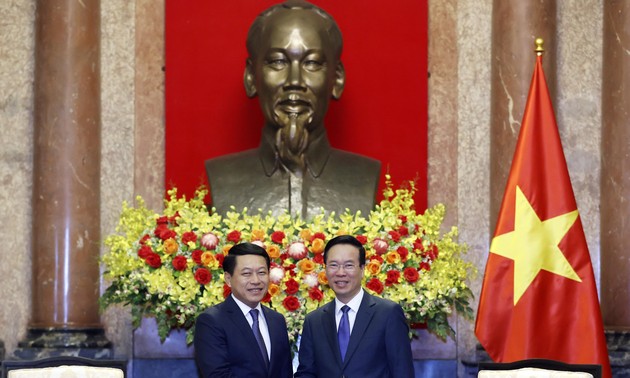 Vietnam treasures, prioritizes fostering ties with Laos