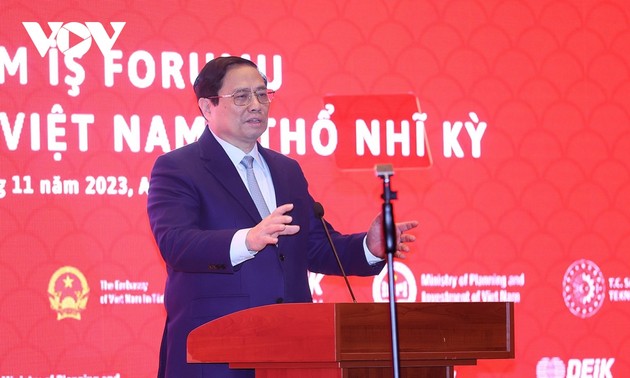 Prime Minister pledges favorable conditions for Turkish enterprises to invest in Vietnam