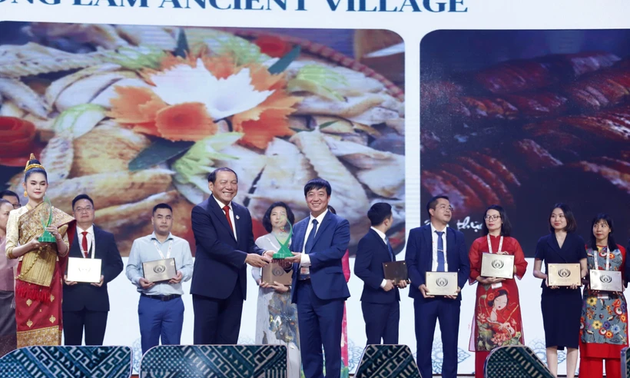 Duong Lam cuisine wins ASEAN Sustainable Tourism Award for Gastronomy Tourism