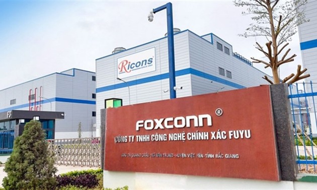 Nhiều tập đoàn lớn như Apple, Samsung, Foxconn dịch chuyển sản xuất đến Việt Nam