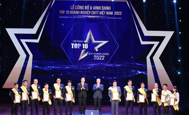 Vinh danh Top 10 doanh nghiệp công nghệ thông tin Việt Nam năm 2022