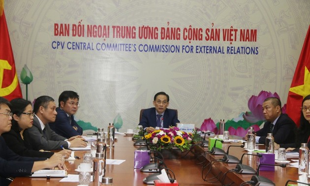  Đoàn đại biểu Đảng Cộng sản Việt Nam dự Hội nghị Liên đảng quốc tế