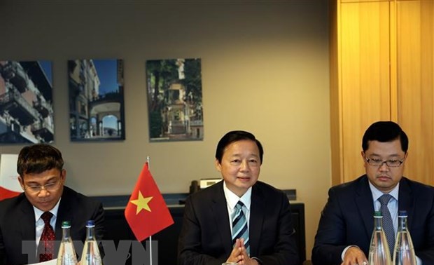 Phó Thủ tướng Chính phủ Trần Hồng Hà tiếp tục các hoạt động trong khuôn khổ tham dự WEF Davos