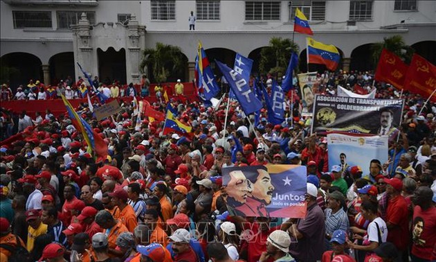 通过和平方式解决委内瑞拉目前的政治危机